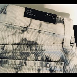 J Brand Aubry Mid-Rise Straight Cropped Size 26
